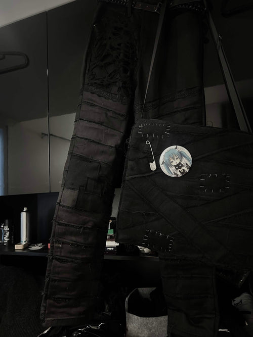 Black scab messanger bag