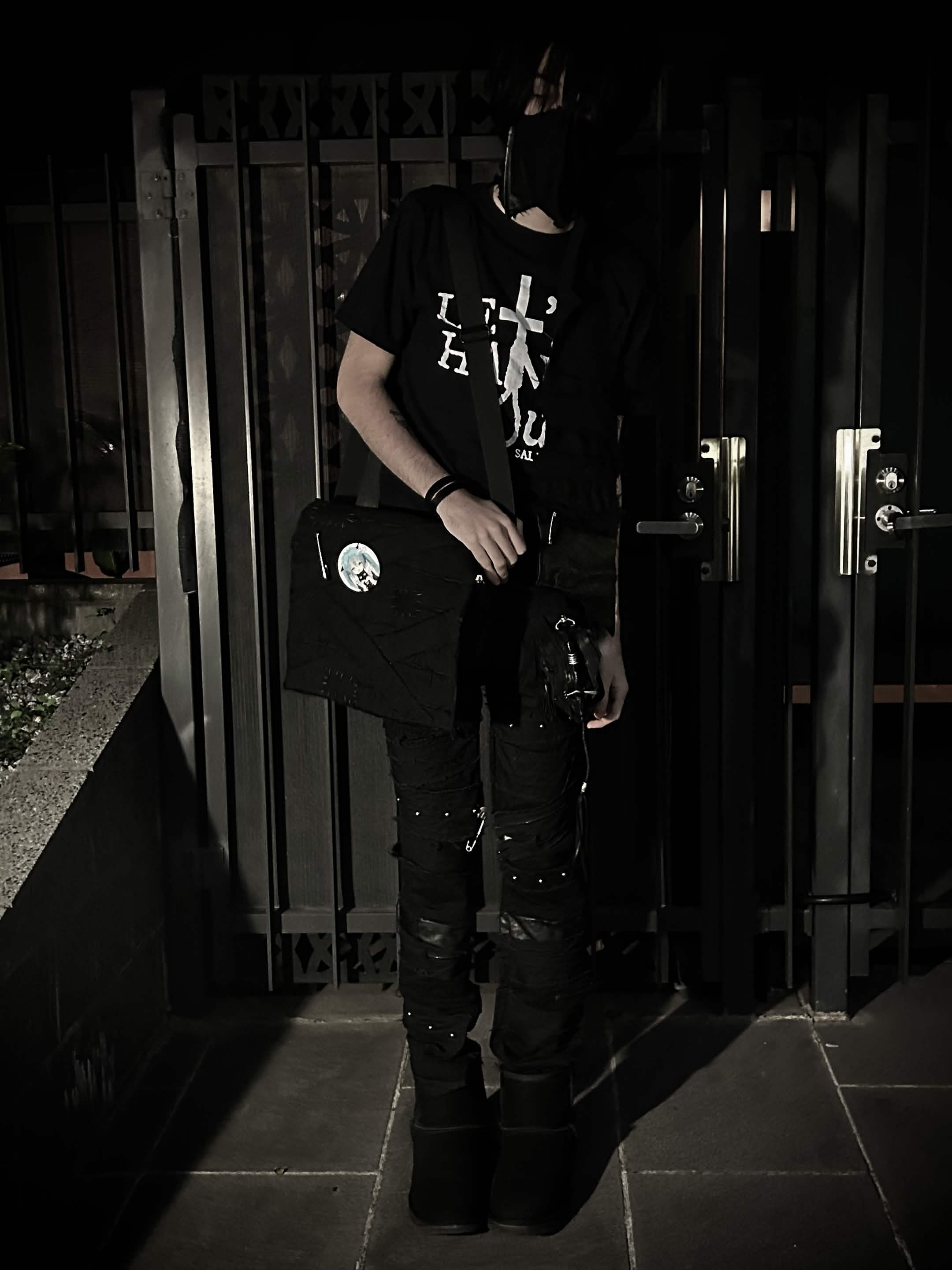 Black scab messanger bag